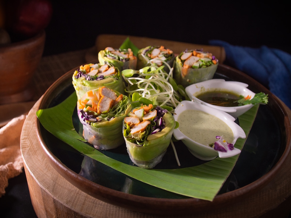 FRESH-CHICKEN-SPRING-ROLLS-CROPPED.jpg